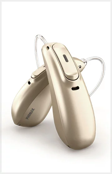 Zwei Phonak-Hörgeräte in einem eleganten Design. Phonak, fortschrittliche Hörlösungen, modernes Hörgerätedesign.