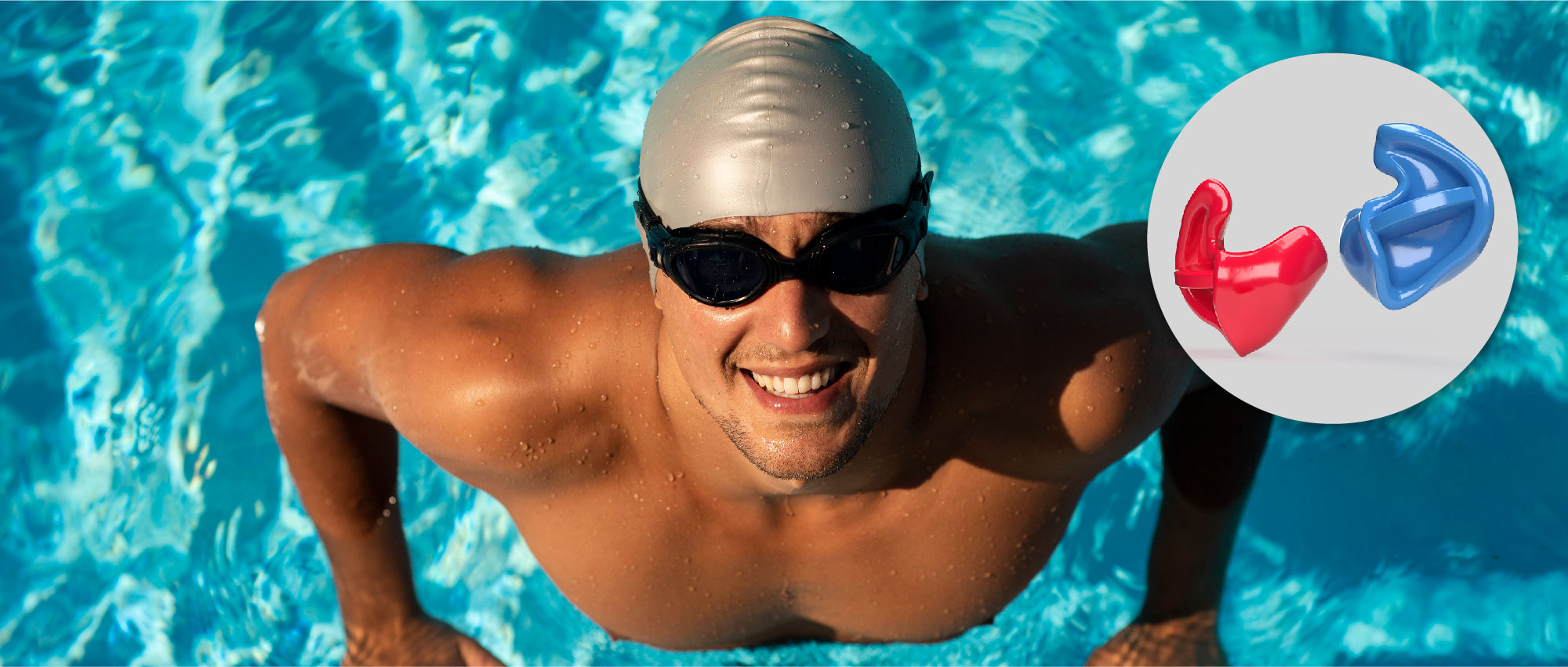 Ein Schwimmer im Pool trägt maßgefertigten Gehörschutz, um Wasser im Ohr zu vermeiden. Hörschutz wie der SOWEI AQUA schützt zuverlässig. Ein Schwimmer im Pool trägt maßgefertigten Gehörschutz, um Wasser im Ohr zu vermeiden. Hörschutz wie der SOWEI AQUA schützt zuverlässig.
